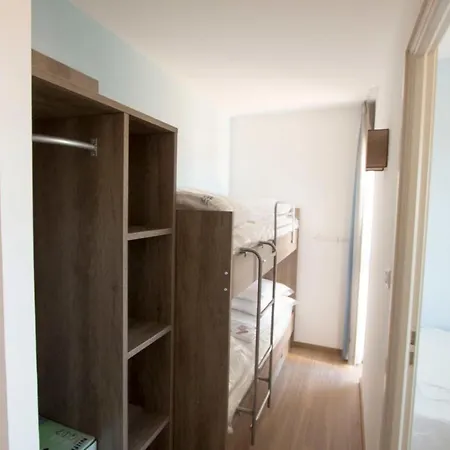 Apartment For 6 People