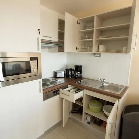 Apartment For 6 People *